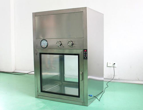 自凈式傳遞窗用于潔凈車間、微細(xì)科技、生物實驗室、制藥廠、醫(yī)院、食品加工業(yè)、LCD、電子廠等等一切需要空氣凈化的場所都需要用到傳遞窗等等