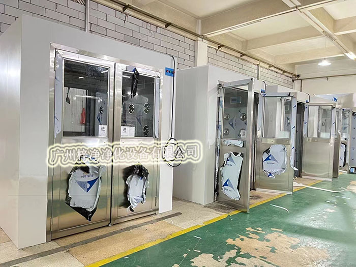 風(fēng)淋室運(yùn)行過(guò)程中的噪音問(wèn)題常常引起用戶關(guān)注 風(fēng)淋室運(yùn)行過(guò)程中的噪音問(wèn)題常常引起用戶關(guān)注