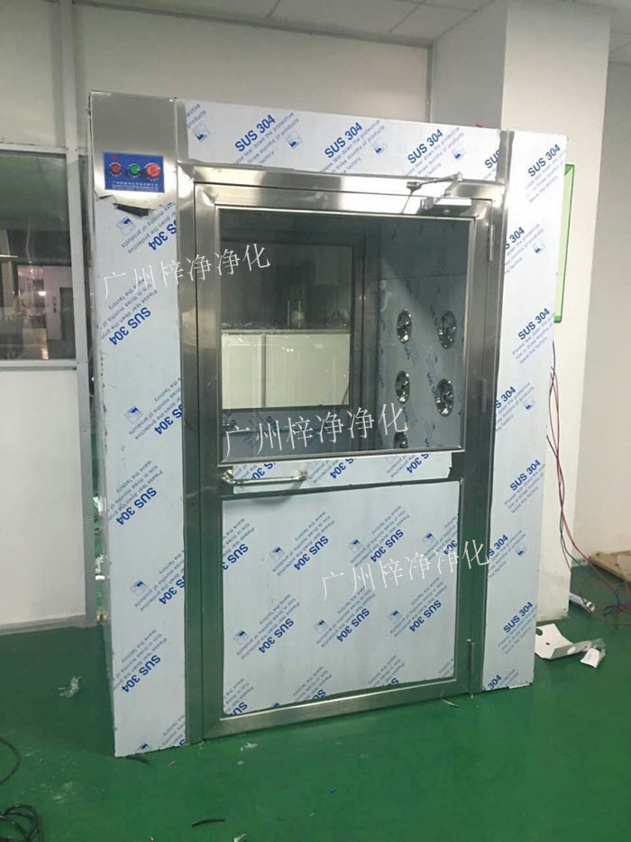 防爆風淋室是指風淋室的電機、指示燈、照明燈、接線管必須嚴格按照防爆標準 防爆風淋室是指風淋室的電機、指示燈、照明燈、接線管必須嚴格按照防爆標準