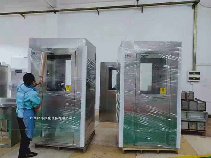 風淋室在運輸前，應對風淋室進行徹底的清潔，并確保內部干燥