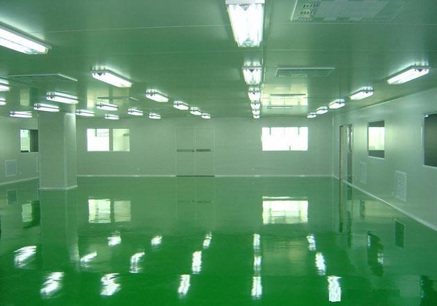 工作人員在進入潔凈區(qū)前先要經(jīng)過風淋室吹淋除塵后才能進入潔凈區(qū)工作。
工作人員在進入潔凈區(qū)前先要經(jīng)過風淋室吹淋除塵后才能進入潔凈區(qū)工作。